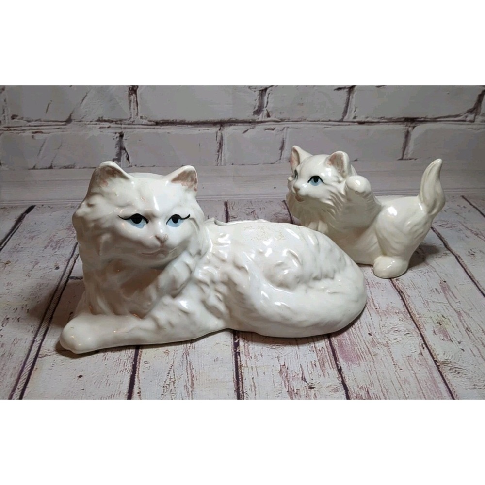 Vintage White Persian Cat Figurine Planter Blue Eyes With Playful Kitten
